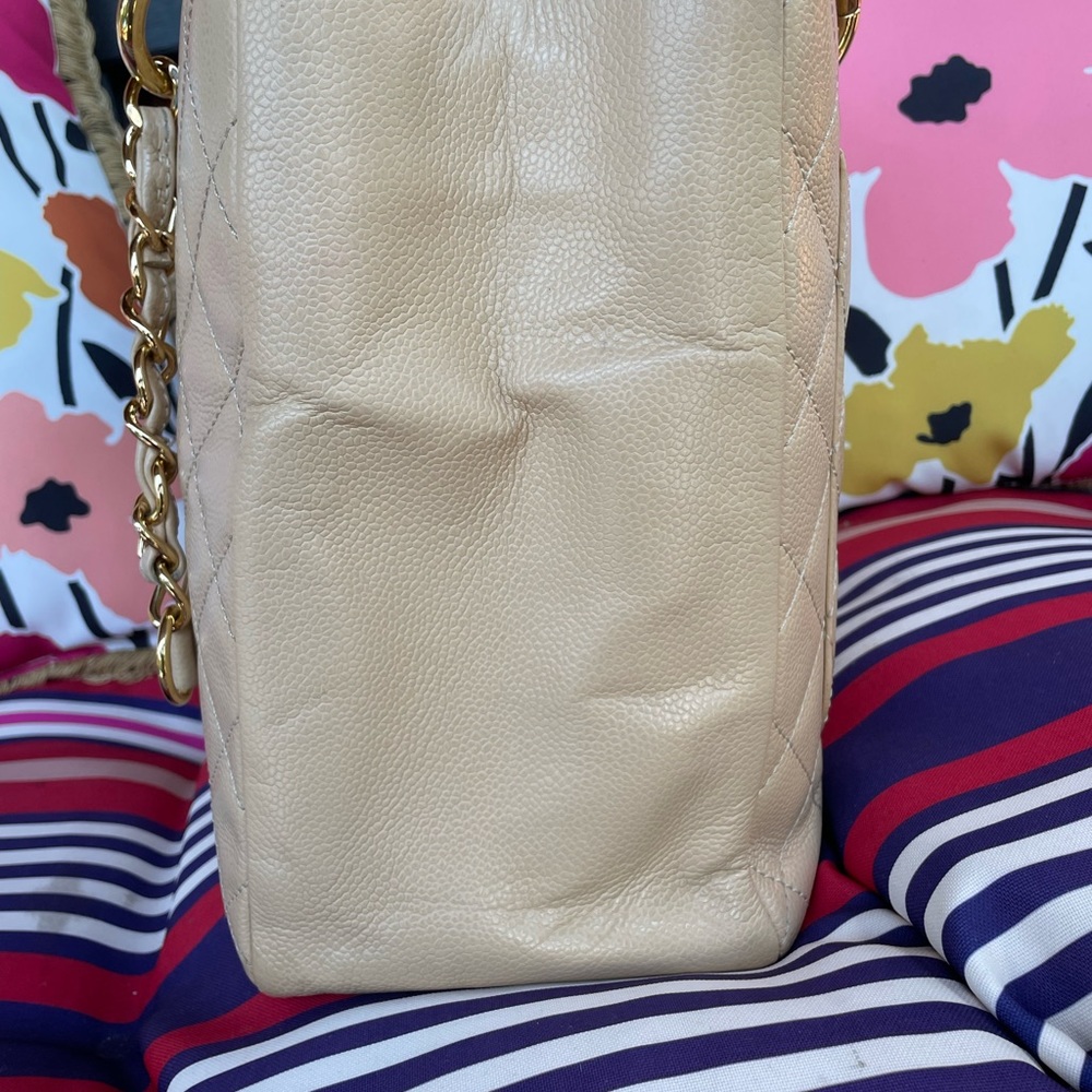 Chanel Large GST beige (authentic) - Picture 7 of 12
